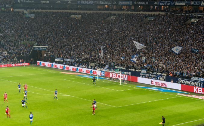 关于沙尔克04遭遇重大挫折,主场告负失去领头羊位置的信息 关于沙尔克04遭遇重大挫折,主场告负失去领头羊位置的信息