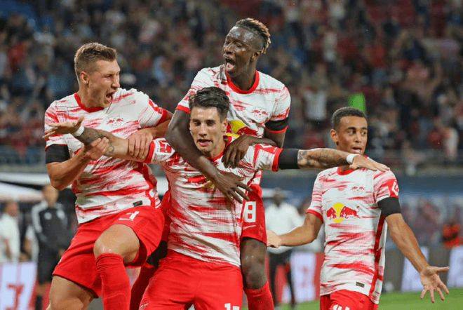 关于奥格斯堡足球队惨淡战绩,多方挖掘问题所在的信息 关于奥格斯堡足球队惨淡战绩,多方挖掘问题所在的信息