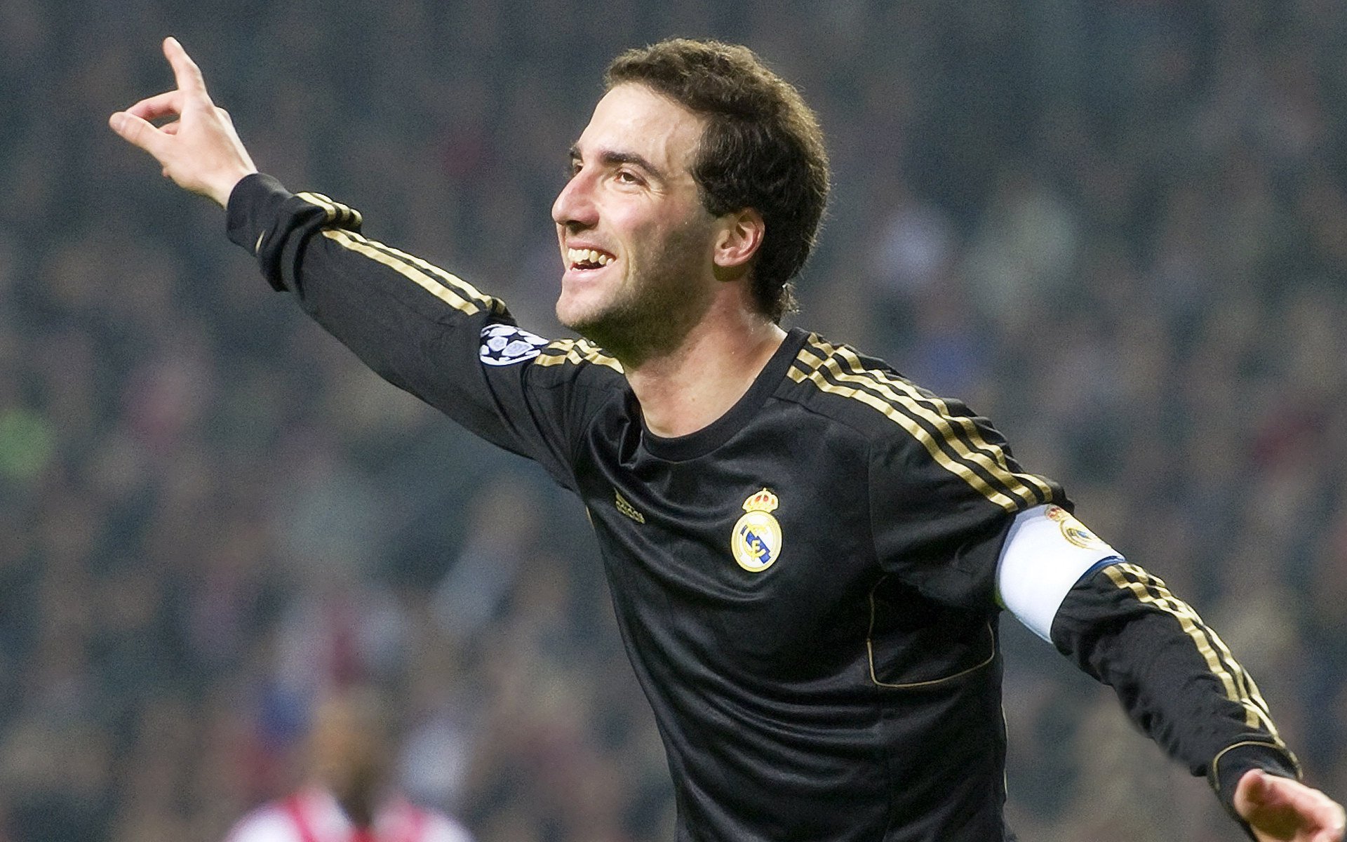 冰与火的碰撞，托尼一箭穿心，冰岛绝境中绽放维京光芒