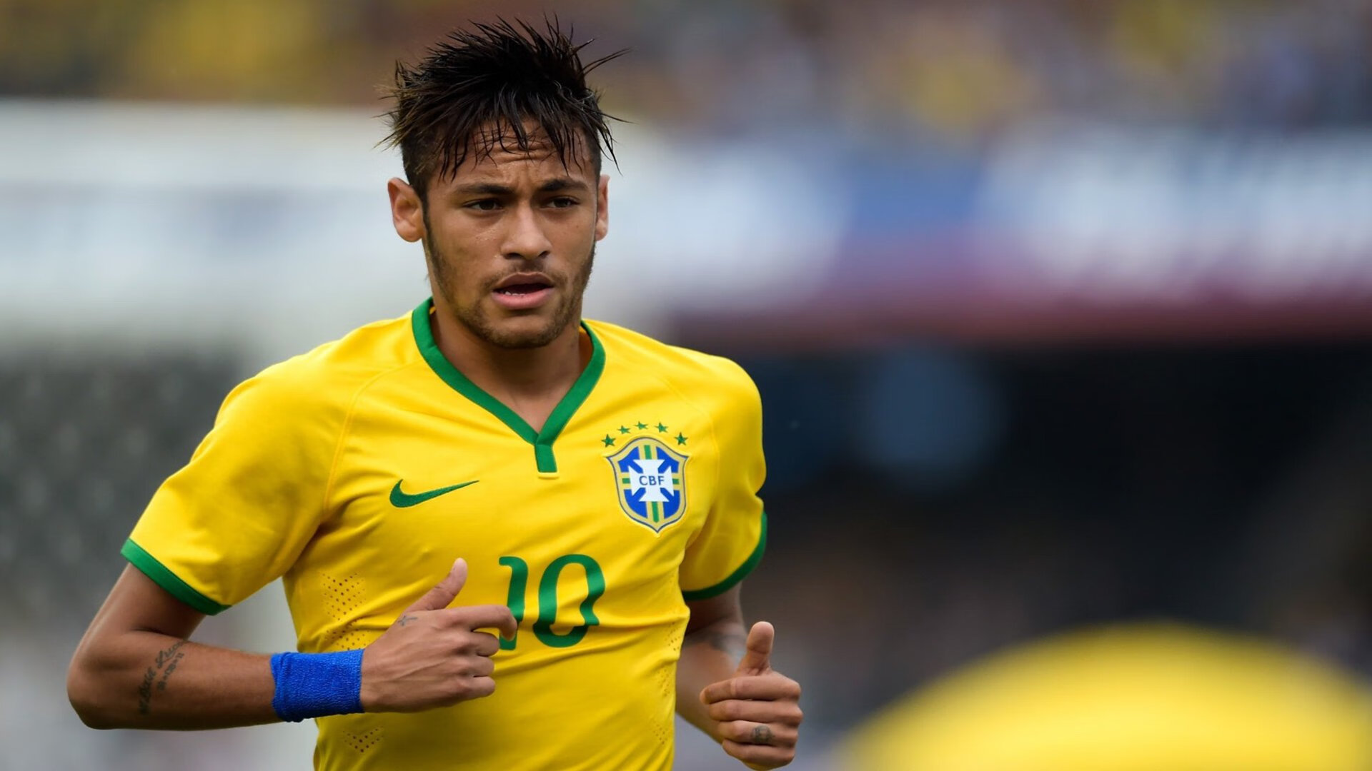 当绿茵场遇见战场，乌克兰翻盘国际米兰，穆勒纪录之夜的双重隐喻